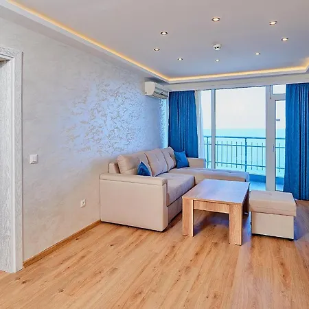 Family Regata 3* 포마리