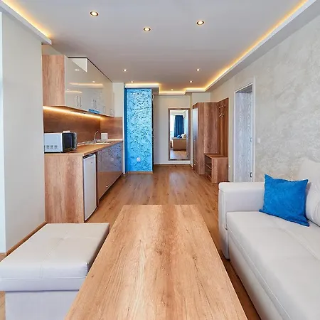 Family Regata 포마리