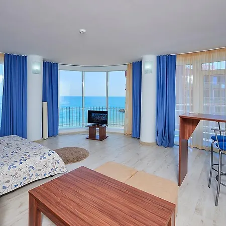 Family Regata 포마리