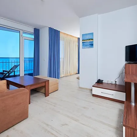 Family Regata 포마리